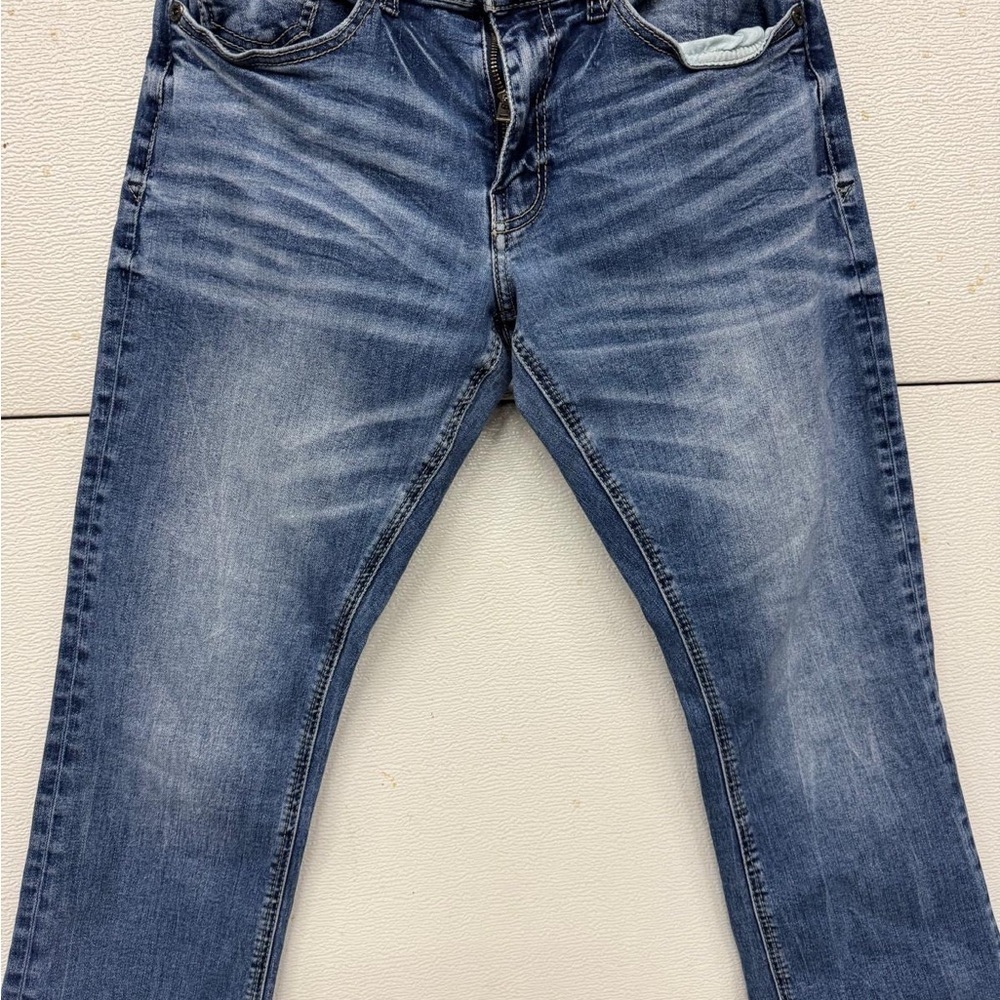 Buckle Men's Relaxed Fit Blue Jeans